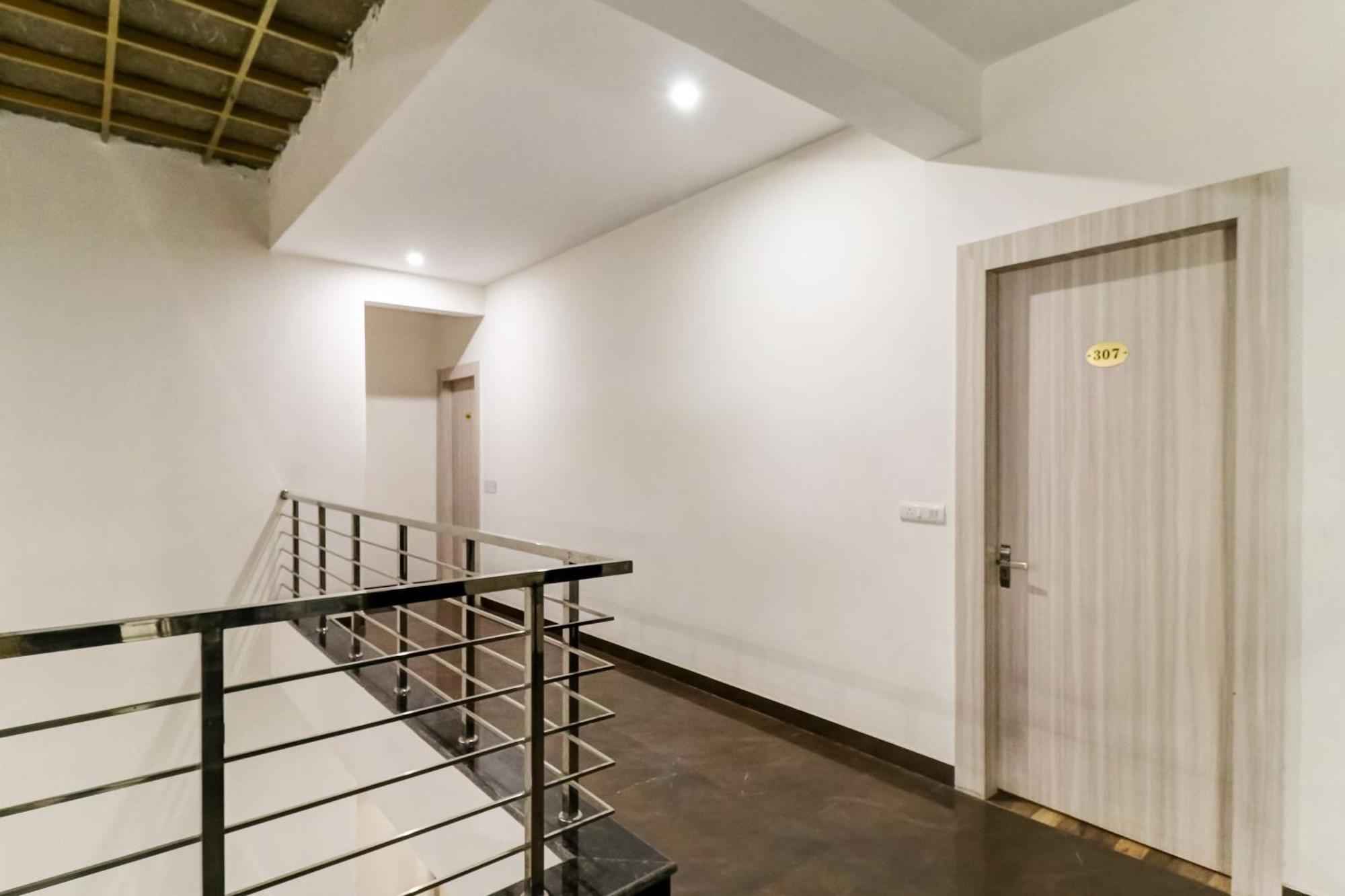 Townhouse Skylight Near Medanta Hospital Hotel Gurgaon Luaran gambar