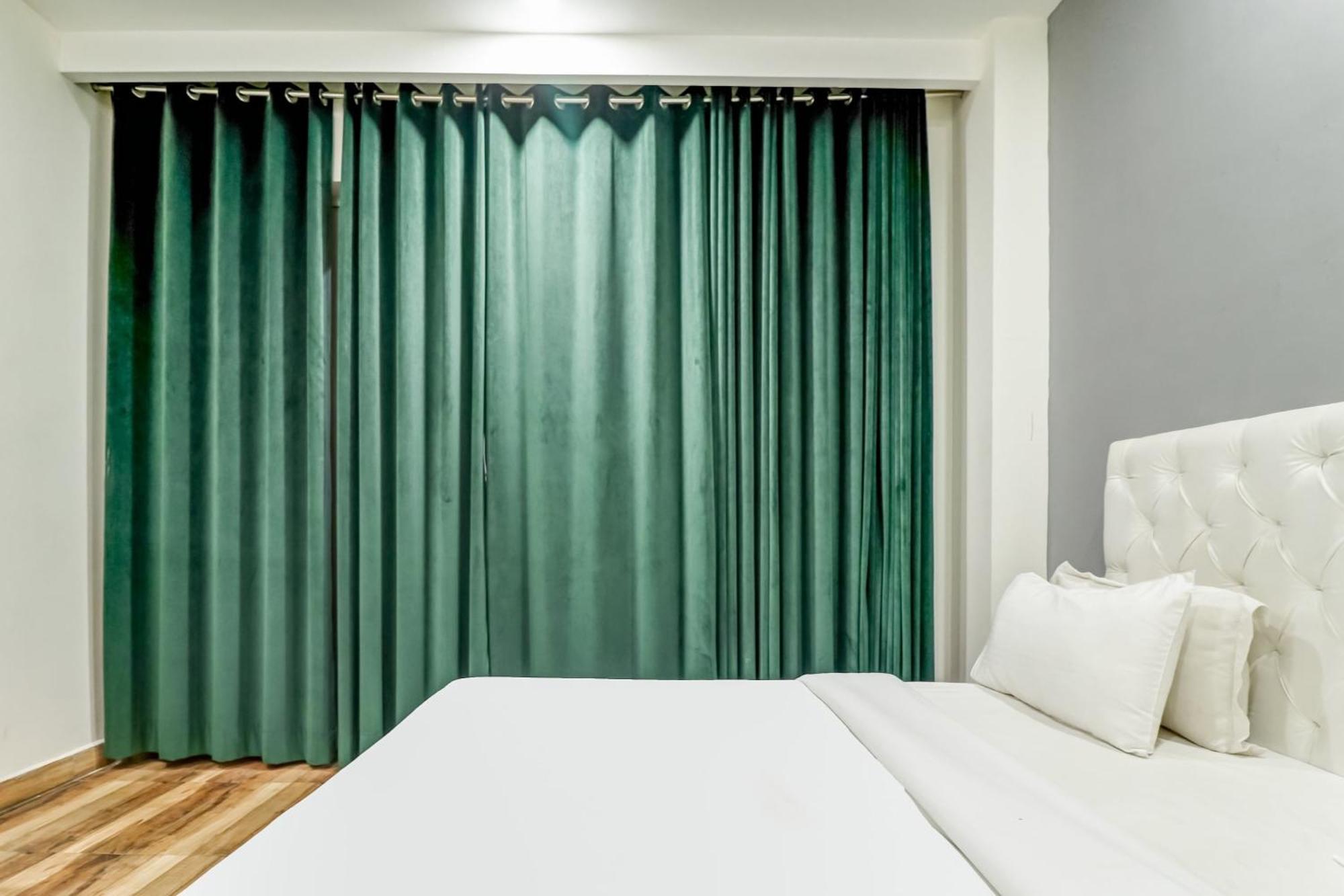 Townhouse Skylight Near Medanta Hospital Hotel Gurgaon Luaran gambar