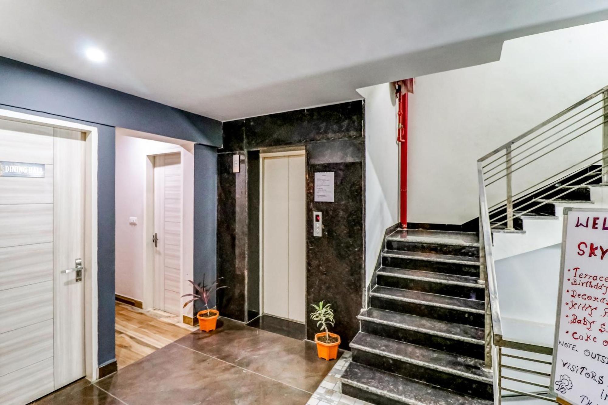 Townhouse Skylight Near Medanta Hospital Hotel Gurgaon Luaran gambar
